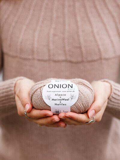 Digital opskrift til Bluse med ribrille bærestykke