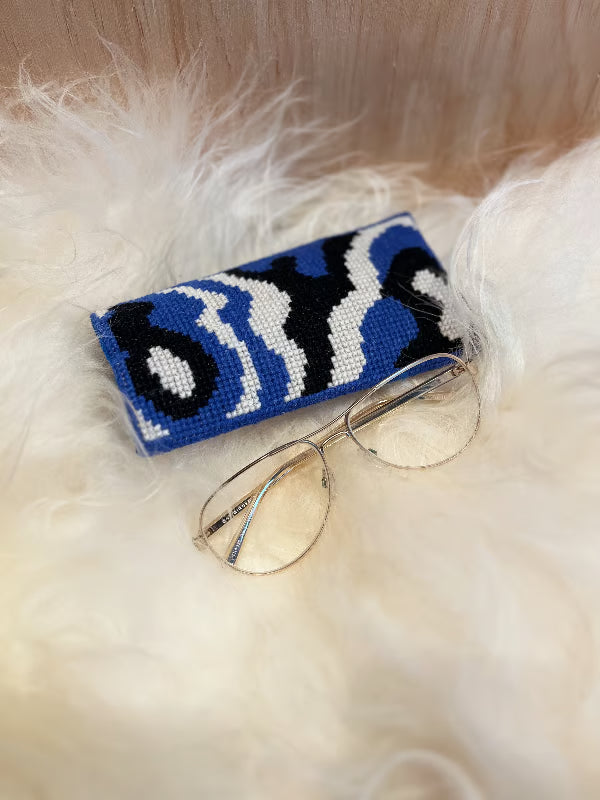 Pomp Stitch Blue Waves Brilleetui