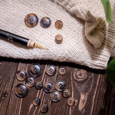 Klassiske Mørke knapper, mat Casein