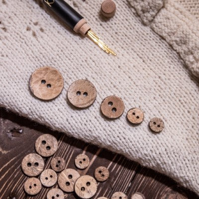 Kokosknap med 2 huller – naturlig finish