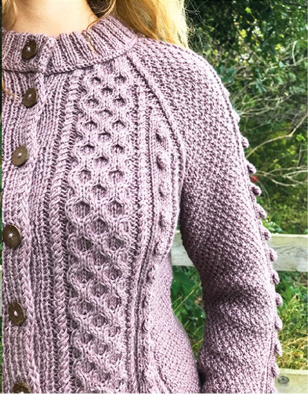 Onion Design 1744 Raglanjakke med snoninger og bobler strikket i Nettle Sock Yarn med knapper foran